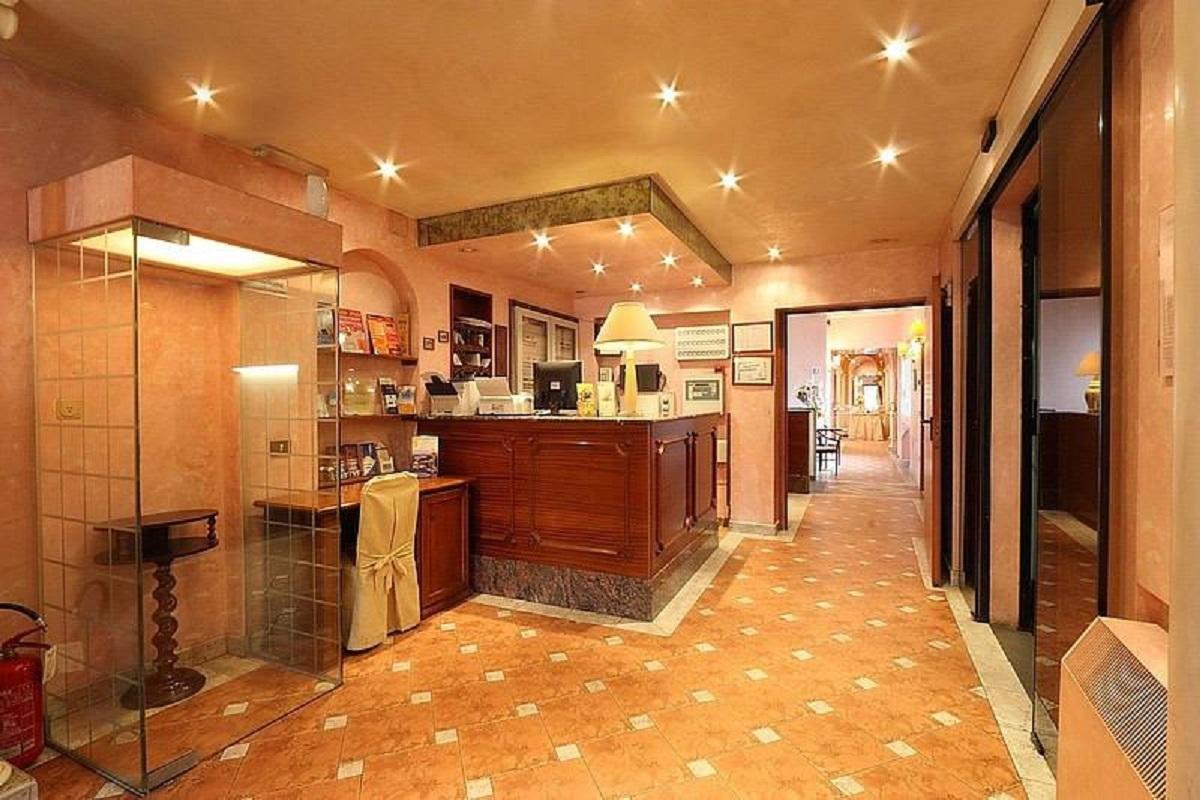 Hotel Alinari Флоренция Экстерьер фото